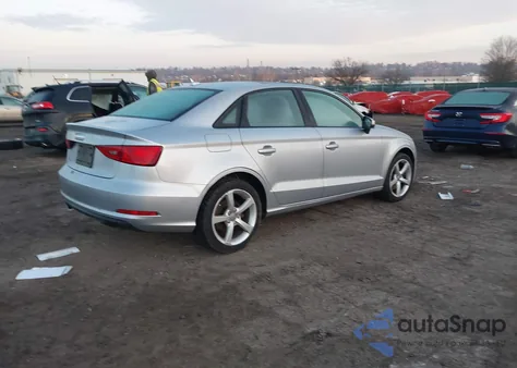2015 Audi A3 1.8T Premium z USA, uszkodzony, nr VIN WAUACGFF5F1030904